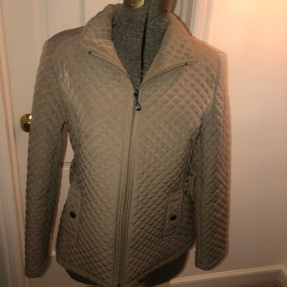 Gallery beige winter coat- new without tags